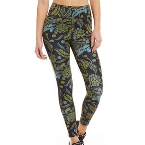 Free people leggings and sports bra